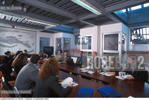 Localizzazione:..VENEZIA CASTELLO ARSENALE..Oggetto:..Soggetto:..THETIS SCIENZA TECNOLOGIA MARE ACQUA /..SALA RIUNIONI..Cronologia: ..Definizione Culturale:..   Autore:..   Stile:..   Editori/Stampatori:..   Committenza:..Materia e Tecnica:....Collocazione:..Note:....Riproduzione Fotografica:..Copyright:..Graziano Arici/Rosebud2 .Data:..2000..Costo:..A