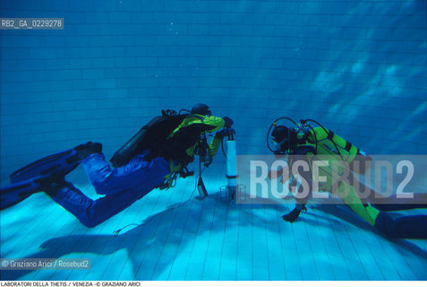 Localizzazione:..VENEZIA CASTELLO ARSENALE..Oggetto:..Soggetto:..THETIS SCIENZA TECNOLOGIA MARE ACQUA /..VASCA PROVE / SUB..Cronologia: ..Definizione Culturale:..   Autore:..   Stile:..   Editori/Stampatori:..   Committenza:..Materia e Tecnica:....Collocazione:..Note:....Riproduzione Fotografica:..Copyright:..Graziano Arici/Rosebud2 .Data:..2000..Costo:..A