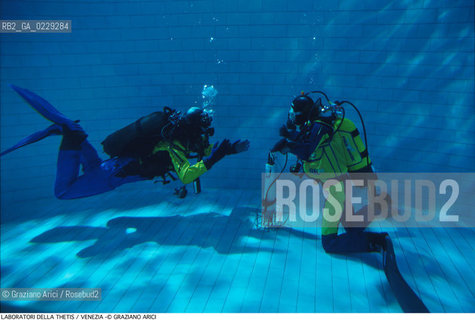 Localizzazione:..VENEZIA CASTELLO ARSENALE..Oggetto:..Soggetto:..THETIS SCIENZA TECNOLOGIA MARE ACQUA /..VASCA PROVE / SUB..Cronologia: ..Definizione Culturale:..   Autore:..   Stile:..   Editori/Stampatori:..   Committenza:..Materia e Tecnica:....Collocazione:..Note:....Riproduzione Fotografica:..Copyright:..Graziano Arici/Rosebud2 .Data:..2000..Costo:..A