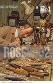 Nome: ..MORETTI..Descrizione: ..ARTIGIANATO LABORATORIO FALEGNAMERIA / A S. POLO..Credit: ..Graziano Arici/Rosebud2/..Costo: ..A..Nazione: ..ITALIA..Città: ....Data: ..1993