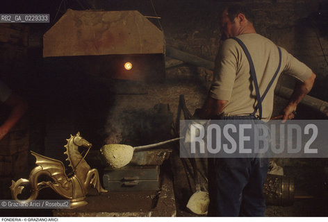 Nome: ..FONDERIA..Descrizione: ..ARTIGIANATO FABBRO / A CANNAREGIO..Credit: ..Graziano Arici/Rosebud2/..Costo: ..A..Nazione: ..ITALIA..Città: ....Data: ..1993