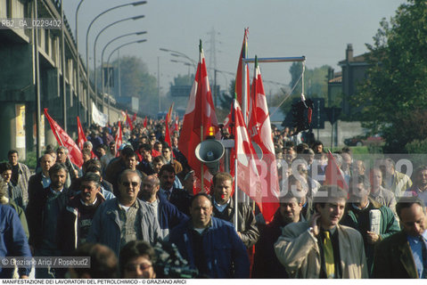 Nome: ..LOTTE OPERAIE ..Descrizione: ..POLITICA LAVORO / PROTESTA MANIFESTAZIONE DI SINDACATI CONSIGLI DI FABBRICA LAVORATORI DEL PETROLCHIMICO DI MARGHERA ..Credit: ..Graziano Arici/Rosebud2/..Costo: ..A..Nazione: ..ITALIA..Città: ....Data: ..1996
