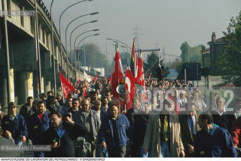 Nome: ..LOTTE OPERAIE ..Descrizione: ..POLITICA LAVORO / PROTESTA MANIFESTAZIONE DI SINDACATI CONSIGLI DI FABBRICA LAVORATORI DEL PETROLCHIMICO DI MARGHERA / TAMBURI..Credit: ..Graziano Arici/Rosebud2/..Costo: ..A..Nazione: ..ITALIA..Città: ....Data: ..1996