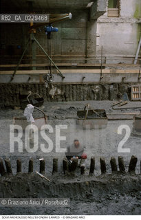 Caption: Caption: Localizzazione:..VENEZIA / S. MARCO..Oggetto:..Soggetto:..Palificata trecentesca relativa a sottofondazioni di edifici, rinvenuta durante le indagini archeologiche al di sotto dell’ex Cinema San Marco, effettuate nella seconda metà del 1999..ARCHEOLOGIA..Cronologia: ....Definizione Culturale:..   Autore: ..   Stile: ..   Editori/Stampatori:..   Committenza:..Materia e Tecnica:..Collocazione:..Note:....Riproduzione Fotografica:..Graziano Arici/Rosebud2 .Copyright:..Graziano Arici/Rosebud2 .Data:..2000..Costo:..A