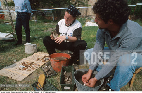 Localizzazione:..VENEZIA / TORCELLO..Oggetto:..Soggetto:..SCAVI ARCHEOLOGICI NELLISOLA DI TORCELLO..ARCHEOLOGIA..Cronologia: ....Definizione Culturale:..   Autore: ..   Stile: ..   Editori/Stampatori:..   Committenza:..Materia e Tecnica:..Collocazione:..Note:....Riproduzione Fotografica:..Graziano Arici/Rosebud2 .Copyright:..Graziano Arici/Rosebud2 .Data:..2000..
