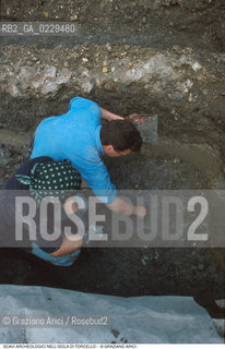 Localizzazione:..VENEZIA / TORCELLO..Oggetto:..Soggetto:..SCAVI ARCHEOLOGICI NELLISOLA DI TORCELLO..ARCHEOLOGIA..Cronologia: ....Definizione Culturale:..   Autore: ..   Stile: ..   Editori/Stampatori:..   Committenza:..Materia e Tecnica:..Collocazione:..Note:....Riproduzione Fotografica:..Graziano Arici/Rosebud2 .Copyright:..Graziano Arici/Rosebud2 .Data:..2000..