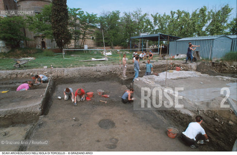 Localizzazione:..VENEZIA / TORCELLO..Oggetto:..Soggetto:..SCAVI ARCHEOLOGICI NELLISOLA DI TORCELLO..ARCHEOLOGIA..Cronologia: ....Definizione Culturale:..   Autore: ..   Stile: ..   Editori/Stampatori:..   Committenza:..Materia e Tecnica:..Collocazione:..Note:....Riproduzione Fotografica:..Graziano Arici/Rosebud2 .Copyright:..Graziano Arici/Rosebud2 .Data:..2000..