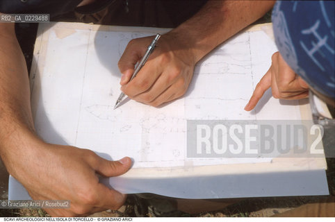 Localizzazione:..VENEZIA / TORCELLO..Oggetto:..Soggetto:..SCAVI ARCHEOLOGICI NELLISOLA DI TORCELLO..ARCHEOLOGIA..Cronologia: ....Definizione Culturale:..   Autore: ..   Stile: ..   Editori/Stampatori:..   Committenza:..Materia e Tecnica:..Collocazione:..Note:....Riproduzione Fotografica:..Graziano Arici/Rosebud2 .Copyright:..Graziano Arici/Rosebud2 .Data:..2000..