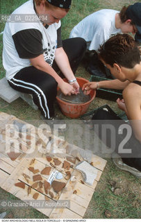 Localizzazione:..VENEZIA / TORCELLO..Oggetto:..Soggetto:..SCAVI ARCHEOLOGICI NELLISOLA DI TORCELLO..ARCHEOLOGIA..Cronologia: ....Definizione Culturale:..   Autore: ..   Stile: ..   Editori/Stampatori:..   Committenza:..Materia e Tecnica:..Collocazione:..Note:....Riproduzione Fotografica:..Graziano Arici/Rosebud2 .Copyright:..Graziano Arici/Rosebud2 .Data:..2000..