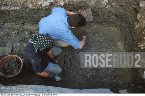 Localizzazione:..VENEZIA / TORCELLO..Oggetto:..Soggetto:..SCAVI ARCHEOLOGICI NELLISOLA DI TORCELLO..ARCHEOLOGIA..Cronologia: ....Definizione Culturale:..   Autore: ..   Stile: ..   Editori/Stampatori:..   Committenza:..Materia e Tecnica:..Collocazione:..Note:....Riproduzione Fotografica:..Graziano Arici/Rosebud2 .Copyright:..Graziano Arici/Rosebud2 .Data:..2000..