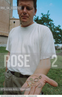 Caption:  Localizzazione:..VENEZIA / S. PIETRO DI CASTELLO..Oggetto:..Soggetto:..SCAVI ARCHEOLOGICI A S. PIETRO DI CASTELLO..ARCHEOLOGIA..Cronologia: ....Definizione Culturale:..   Autore: ..   Stile: ..   Editori/Stampatori:..   Committenza:..Materia e Tecnica:..Collocazione:..Note:....Riproduzione Fotografica:..Graziano Arici/Rosebud2 .Copyright:..Graziano Arici/Rosebud2 .Data:..2000