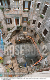 Localizzazione:..VENEZIA / S. POLO..Oggetto:..Soggetto:..SCAVI E RITROVAMENTI ARCHEOLOGICI NELLA CHIESA DI S. STIN (AGOSTINO) / IX SEC.- XVII SEC. TOMBE MURA E FONDAMENTA ..ARCHEOLOGIA..Cronologia: ....Definizione Culturale:..   Autore: ..   Stile: ..   Editori/Stampatori:..   Committenza:..Materia e Tecnica:..Collocazione:..Note:....Riproduzione Fotografica:..Graziano Arici/Rosebud2 .Copyright:..Graziano Arici/Rosebud2 .Data:..2000..Costo:..A