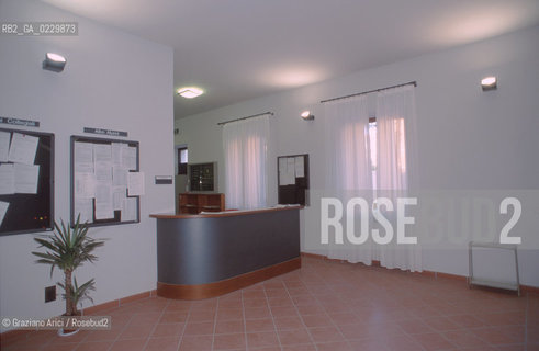 RISTRUTTURAZIONE DEL LICEO SCIENTIFICO STATALE G. B. BENEDETTI / EX CHIESA S. GIUSTINA / SEGRETERIA / 2000  - ©Graziano Arici/Rosebud2