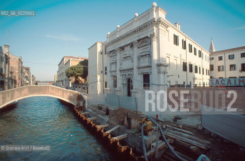 RESTAURO DEL LICEO SCIENTIFICO STATALE G. B. BENEDETTI / EX CHIESA S. GIUSTINA / FACCIATA / 2000  - ©Graziano Arici/Rosebud2