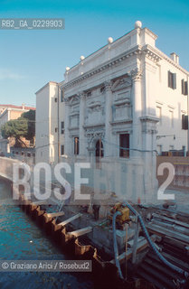 RESTAURO DEL LICEO SCIENTIFICO STATALE G. B. BENEDETTI / EX CHIESA S. GIUSTINA / FACCIATA / 2000 - ©Graziano Arici/Rosebud2