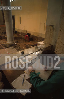 Localizzazione:..VENEZIA / S. MARCO..Oggetto:..Soggetto:..SCAVI ESEGUITI NELLA CHIESA DI S.SAMUELE..ARCHEOLOGIA..Cronologia: ..TOMBE DEL XVI SEC., PAVUMENTI DELLE PRECEDENTI CHIESE DEL XV E XIV SEC...Definizione Culturale:..   Autore: ..   Stile: ..   Editori/Stampatori:..   Committenza:..Materia e Tecnica:..Collocazione:..Note:....Riproduzione Fotografica:..Graziano Arici/Rosebud2 .Copyright:..Graziano Arici/Rosebud2 .Data:..aprile 2001..Costo:..A..