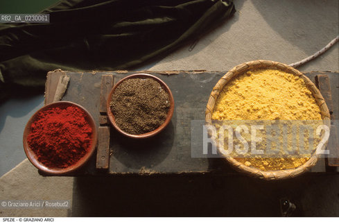 Nome: ..SPEZIE..Descrizione: ..GASTRONOMIA CIBO  / ROSSO GIALLO..Credit: ..Graziano Arici/Rosebud2/..Costo: ..A..Nazione: ....Città: ....Data: ..2000