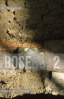 Localizzazione:..VENEZIA / S. MARCO..Oggetto:..Soggetto:..SCAVI ESEGUITI NELLA CHIESA DI S.SAMUELE..ARCHEOLOGIA..Cronologia: ..TOMBE DEL XVI SEC., PAVUMENTI DELLE PRECEDENTI CHIESE DEL XV E XIV SEC...Definizione Culturale:..   Autore: ..   Stile: ..   Editori/Stampatori:..   Committenza:..Materia e Tecnica:..Collocazione:..Note:....Riproduzione Fotografica:..Graziano Arici/Rosebud2 .Copyright:..Graziano Arici/Rosebud2 .Data:..aprile 2001..Costo:..A