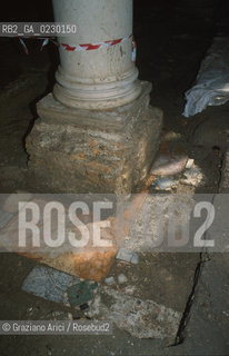 Localizzazione:..VENEZIA / S. MARCO..Oggetto:..Soggetto:..SCAVI ESEGUITI NELLA CHIESA DI S.SAMUELE..ARCHEOLOGIA..Cronologia: ..TOMBE DEL XVI SEC., PAVUMENTI DELLE PRECEDENTI CHIESE DEL XV E XIV SEC...Definizione Culturale:..   Autore: ..   Stile: ..   Editori/Stampatori:..   Committenza:..Materia e Tecnica:..Collocazione:..Note:....Riproduzione Fotografica:..Graziano Arici/Rosebud2 .Copyright:..Graziano Arici/Rosebud2 .Data:..aprile 2001..Costo:..A