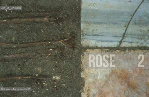 Localizzazione:..VENEZIA / S. MARCO..Oggetto:..Soggetto:..SCAVI ESEGUITI NELLA CHIESA DI S.SAMUELE..ARCHEOLOGIA..Cronologia: ..TOMBE DEL XVI SEC., PAVUMENTI DELLE PRECEDENTI CHIESE DEL XV E XIV SEC...Definizione Culturale:..   Autore: ..   Stile: ..   Editori/Stampatori:..   Committenza:..Materia e Tecnica:..Collocazione:..Note:....Riproduzione Fotografica:..Graziano Arici/Rosebud2 .Copyright:..Graziano Arici/Rosebud2 .Data:..aprile 2001..Costo:..A