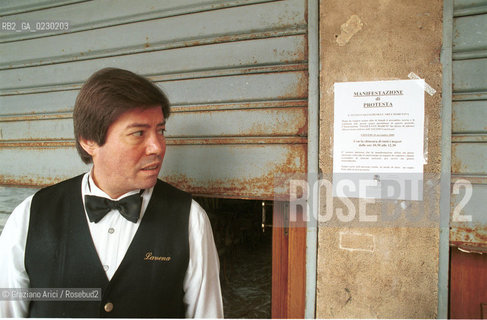 Caption: Nome:..ALTA MAREA..HIGHT TIDE..Localizzazione:..VENEZIA / S. MARCO / PIAZZETTA DI S. MARCO..VENICE / ST. MARK  / ST. MARK S PIAZZETTA..Soggetto:..ACQUA ALTA DI NOTTE IN PIAZZETTA S. MARCO  / PASSERELLA / PALZZO DUCALE..ST. MARK S PIAZZETTA DURING THE HIGHT TIDE  / WALKWAY / DUCAL PALACE..Cronologia:......Autore:......Stile:......Editori Stampatori:......Committenza:......Materia e Tecnica:......Collocazione:......Note:....Riproduzione Fotografica:..Graziano Arici/Rosebud2 ...Copyright:..Graziano Arici / rosebud2/....Data:..1996....Costo:..A....Key:..ACQUA ALTA..HIGHT TIDE