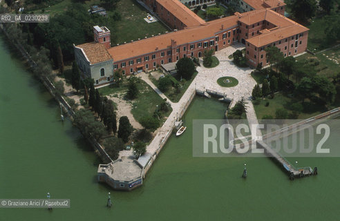 Localizzazione:..VENEZIA / LAGUNA SUD/ VEDUTA AEREA..Oggetto:..Soggetto:..ISOLA DI S. LAZZARO DEGLI ARMENI / GEORGE BYRON..Cronologia: ....Definizione Culturale:..   Autore:....   Stile:..   Editori/Stampatori:..   Committenza:..Materia e Tecnica:....Collocazione:..Note:..LIDO..Riproduzione Fotografica:..Copyright:..Graziano Arici/Rosebud2 .Data:..2001..Costo:..A