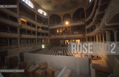 Nome: ..RESTAURO DEL TEATRO MALIBRAN..Descrizione: ..SALA AFFRESCHI E DECORAZIONI A STUCCO..Credit: ..Graziano Arici/Rosebud2 .Costo: ..A..Nazione: ....Città: ..VENEZIA..VENICE..Data: ..13/04/01