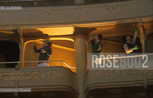 Nome: ..RESTAURO DEL TEATRO MALIBRAN..Descrizione: ..SALA AFFRESCHI E DECORAZIONI A STUCCO..Credit: ..Graziano Arici/Rosebud2 .Costo: ..A..Nazione: ....Città: ..VENEZIA..VENICE..Data: ..13/04/01