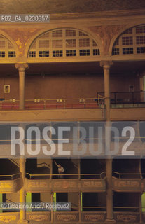 Nome: ..RESTAURO DEL TEATRO MALIBRAN..Descrizione: ..SALA AFFRESCHI E DECORAZIONI A STUCCO..Credit: ..Graziano Arici/Rosebud2 .Costo: ..A..Nazione: ....Città: ..VENEZIA..VENICE..Data: ..24/04/01