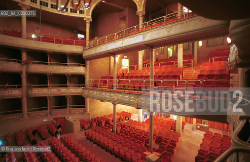 Nome: ..RESTAURO DEL TEATRO MALIBRAN..Descrizione: ..SALA AFFRESCHI E DECORAZIONI A STUCCO..Credit: ..Graziano Arici/Rosebud2 .Costo: ..A..Nazione: ....Città: ..VENEZIA..VENICE..Data: ..08/05/01