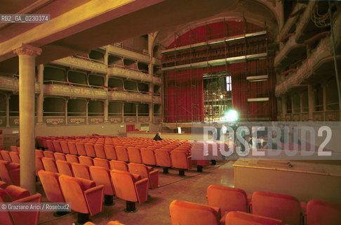 Nome: ..RESTAURO DEL TEATRO MALIBRAN..Descrizione: ..SALA AFFRESCHI E DECORAZIONI A STUCCO..Credit: ..Graziano Arici/Rosebud2 .Costo: ..A..Nazione: ....Città: ..VENEZIA..VENICE..Data: ..08/05/01