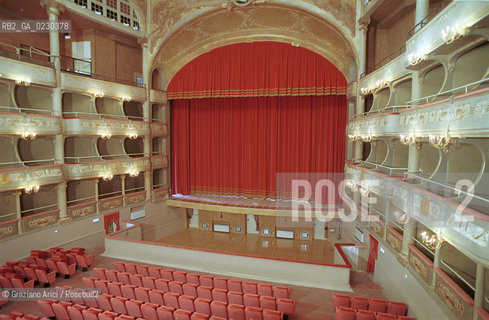 Nome: ..RESTAURO DEL TEATRO MALIBRAN..Descrizione: ..SALA PALCHI SOFFITTO AFFRESCHI STUCCHI..Credit: ..Graziano Arici/Rosebud2 .Costo: ..A..Nazione: ....Città: ..VENEZIA..VENICE..Data: ..12/05/01