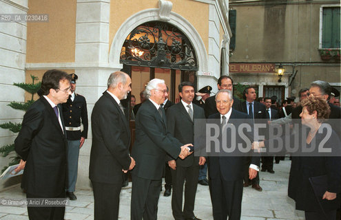 VENEZIA - 23/05/01 - INAUGURAZIONE DEL TEATRO MALIBRAN:  IL SINDACO PAOLO COSTA CON IL PRESIDENTE CIAMPI E FRANCA CIAMPI  - ©Graziano Arici/Rosebud2