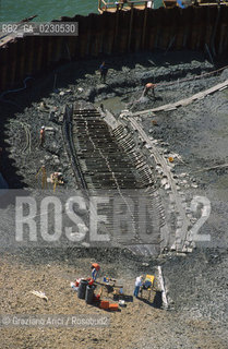 Nome:..BARENA SITO DI SAN MARCO IN BOCCALAMA....Localizzazione:..VENEZIA /  LAGUNA SUD..VENICE /  THE SOUTH LAGOON..Soggetto:..RICERCHE SUBACQUEEE / IDRA / CONSORZIO VENEZIA NUOVA / LAVORI DI RILEVAZIONE E MESSA IN ASCIUTTO DELLAREA DELLANTICA ISOLA E  DELLE DUE IMBARCAZIONI / GALEA / RASCONA / ARCHEOLOGIA..Cronologia:..1300 / XIV SECOLO....Autore:......Stile:......Editori Stampatori:......Committenza:......Materia e Tecnica:......Collocazione:......Note:....Riproduzione Fotografica:..Graziano Arici/Rosebud2 ...Copyright:..Graziano Arici / rosebud2/....Data:..2001....Costo:..A....Key:..ISOLE ABBANDONATE..UNINHABITED ISLANDS