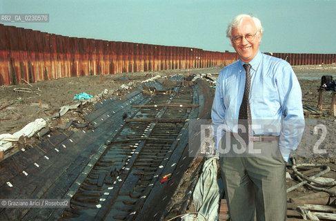 Nome:..BARENA SITO DI SAN MARCO IN BOCCALAMA....Localizzazione:..VENEZIA /  LAGUNA SUD..VENICE /  THE SOUTH LAGOON..Soggetto:..RICERCHE SUBACQUEEE / IDRA / CONSORZIO VENEZIA NUOVA / LAVORI DI RILEVAZIONE E MESSA IN ASCIUTTO DELLAREA DELLANTICA ISOLA E  DELLE DUE IMBARCAZIONI / GALEA / RASCONA / ARCHEOLOGIA / SINDACO PAOLO COSTA..Cronologia:..1300 / XIV SECOLO....Autore:......Stile:......Editori Stampatori:......Committenza:......Materia e Tecnica:......Collocazione:......Note:....Riproduzione Fotografica:..Graziano Arici/Rosebud2 ...Copyright:..Graziano Arici / rosebud2/....Data:..2001....Costo:..A....Key:..ISOLE ABBANDONATE..UNINHABITED ISLANDS