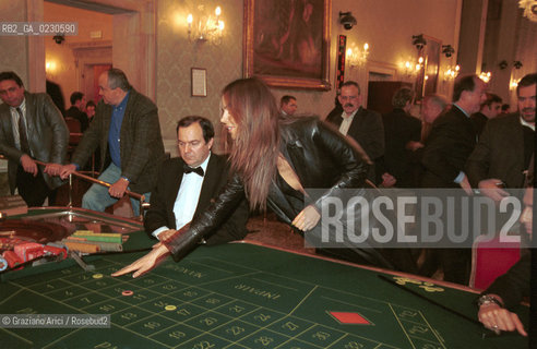 LA SHOW GIRL NINA MORIC AL CASINO DI VENEZIA  - © 2001 Graziano Arici/Rosebud2