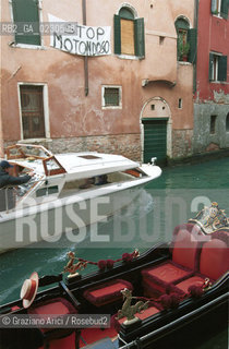 MANIFESTAZIONE CONTRO IL MOTO ONDOSO - VENEZIA 2001 - ©Graziano Arici/Rosebud2
