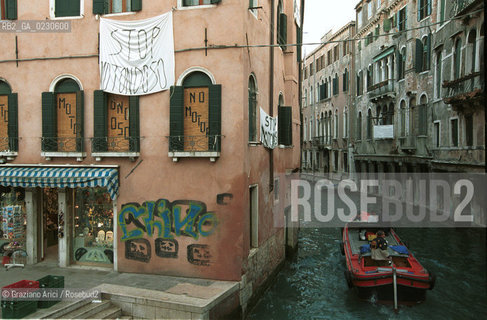 MANIFESTAZIONE CONTRO IL MOTO ONDOSO - VENEZIA 2001 - ©Graziano Arici/Rosebud2