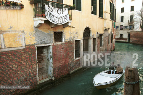 MANIFESTAZIONE CONTRO IL MOTO ONDOSO - VENEZIA 2001 - ©Graziano Arici/Rosebud2