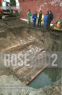 Localizzazione:..VENEZIA / CASTELLO..Oggetto:..Soggetto:..APPRODO DEL CONVENTO ALLISOLA DELLE VERGINI ( XIII SEC.)..ALLARSENALE DI VENEZIA..ARCHEOLOGIA..Cronologia: ....Definizione Culturale:..   Autore: ..   Stile: ..   Editori/Stampatori:..   Committenza:..Materia e Tecnica:..Collocazione:..Note:....Riproduzione Fotografica:..Graziano Arici/Rosebud2 .Copyright:..Graziano Arici/Rosebud2 .Data:..2002..Costo:..A