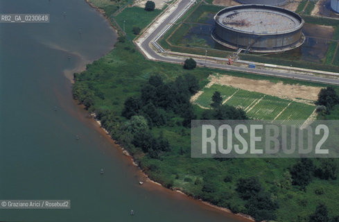 PORTOMARGHERA © 2002 Graziano Arici/Rosebud2 / FOTO AEREA / INDUSTRIA / INQUINAMENTO