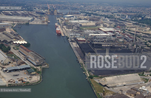 PORTOMARGHERA © 2002 Graziano Arici/Rosebud2 / FOTO AEREA / INDUSTRIA / CANALE / PORTO COMMERCIALE