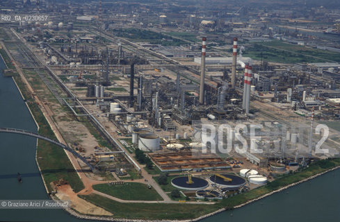 PORTOMARGHERA © 2002 Graziano Arici/Rosebud2 / FOTO AEREA / INDUSTRIA / CANALE / PETROLCHIMICO