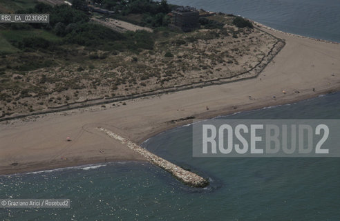 CHIOGGIA : ISOLA VERDE © 2002 Graziano Arici/Rosebud2 / FOTO AEREA / SPIAGGIA /