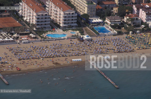 JESOLO : SPIAGGIA -  © 2002 Graziano Arici/Rosebud2 / FOTO AEREA /
