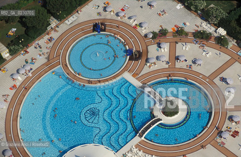 JESOLO : PARCO DI DIVERTIMENTI -  © 2002 Graziano Arici/Rosebud2 / FOTO AEREA / PISCINA