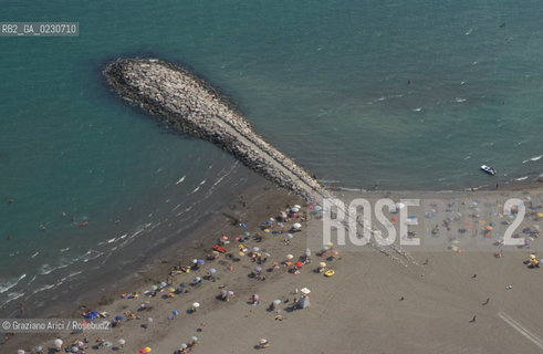 LIDO DEL CAVALLINO : SPIAGGIA -  © 2002 Graziano Arici/Rosebud2 / FOTO AEREA / PENNELLO