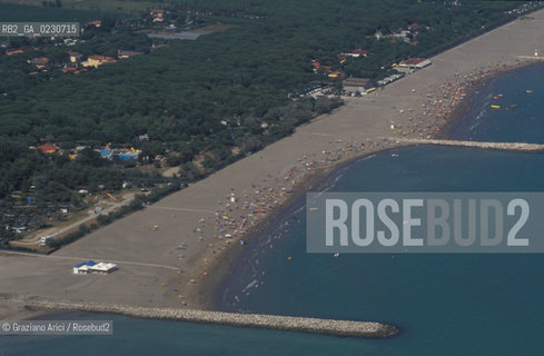 LIDO DEL CAVALLINO : SPIAGGIA -  © 2002 Graziano Arici/Rosebud2 / FOTO AEREA / PENNELLO