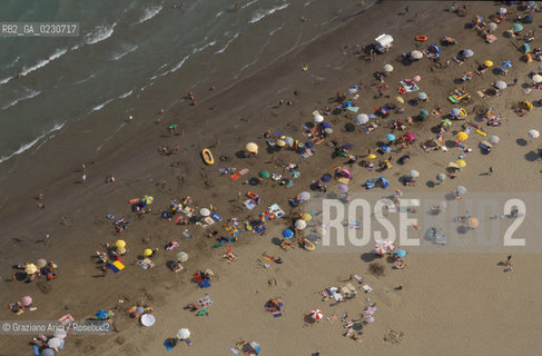 LIDO DEL CAVALLINO : SPIAGGIA -  © 2002 Graziano Arici/Rosebud2 / FOTO AEREA