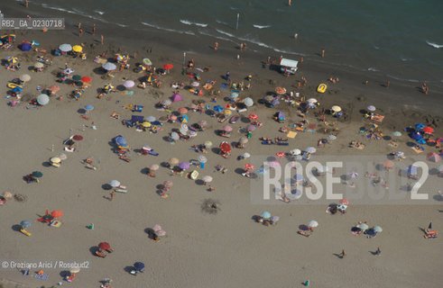 LIDO DEL CAVALLINO : SPIAGGIA -  © 2002 Graziano Arici/Rosebud2 / FOTO AEREA